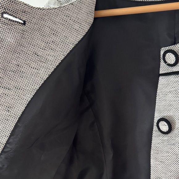 Semantiks Blazer with White & Black Accents Size 8 - Picture 3 of 9
